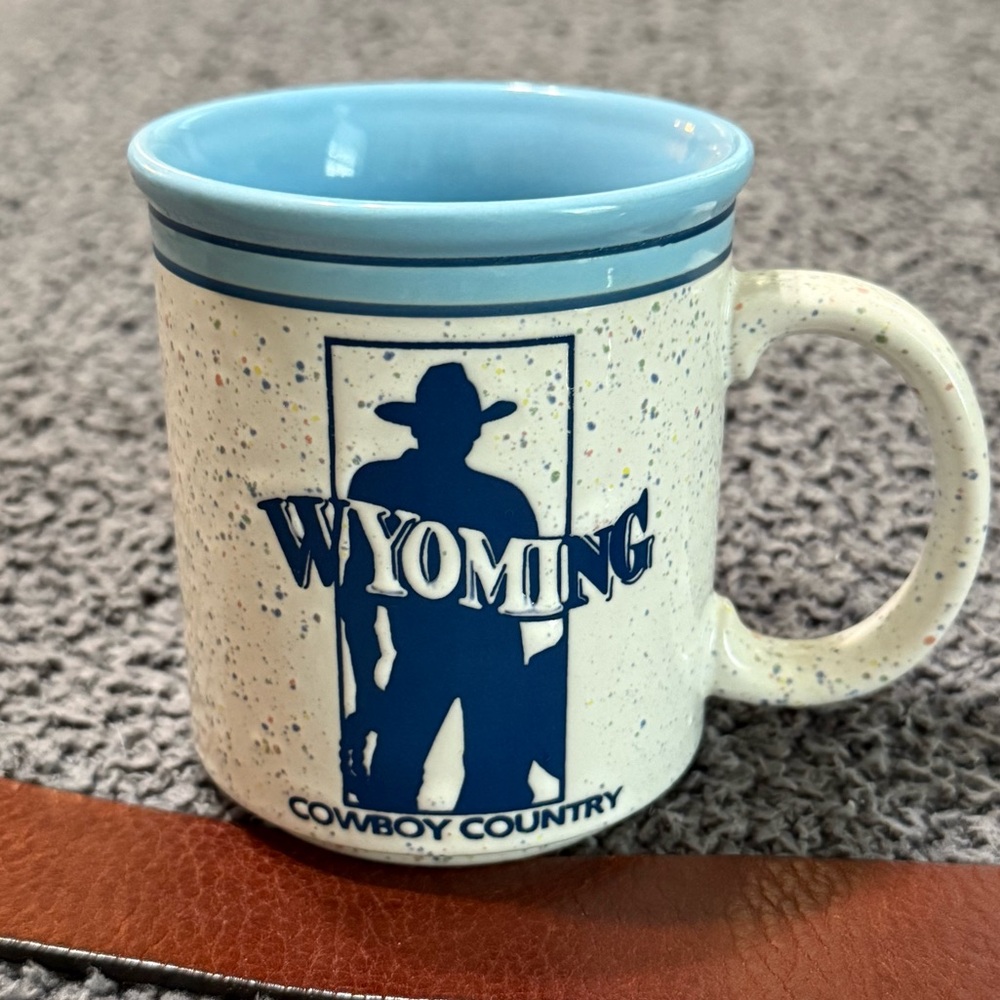 🔥 1980s Vintage Wyoming Cowboy Country Mug – 80s VTG Speckled Western Style